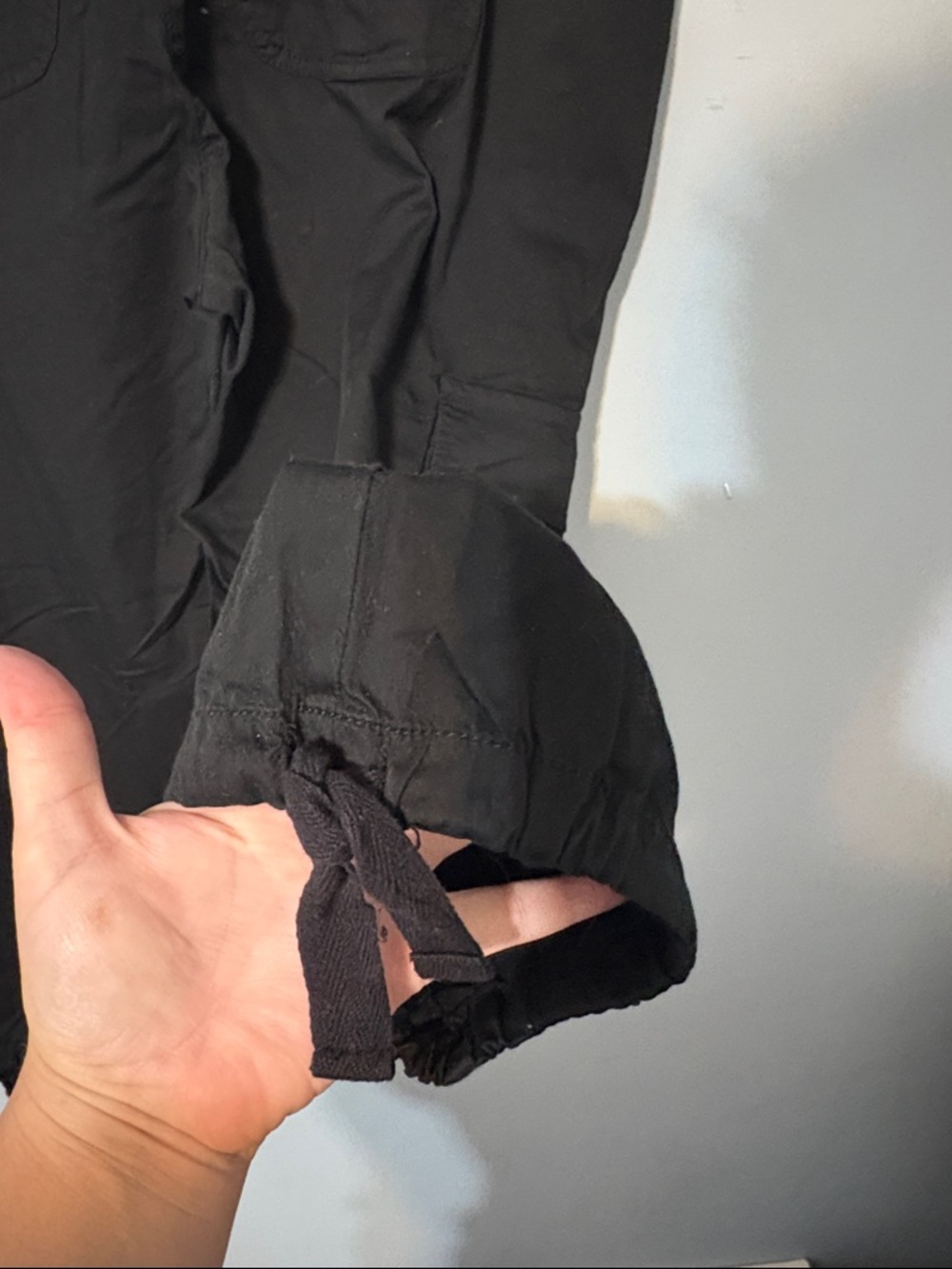 Size 16 Black 100% cotton Cargo Pants with Snap/ Flap Pockets Utility Skater - Picture 7 of 10